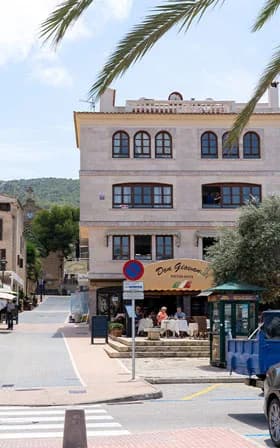 Gebäude der Predator SL in Port d'Andratx